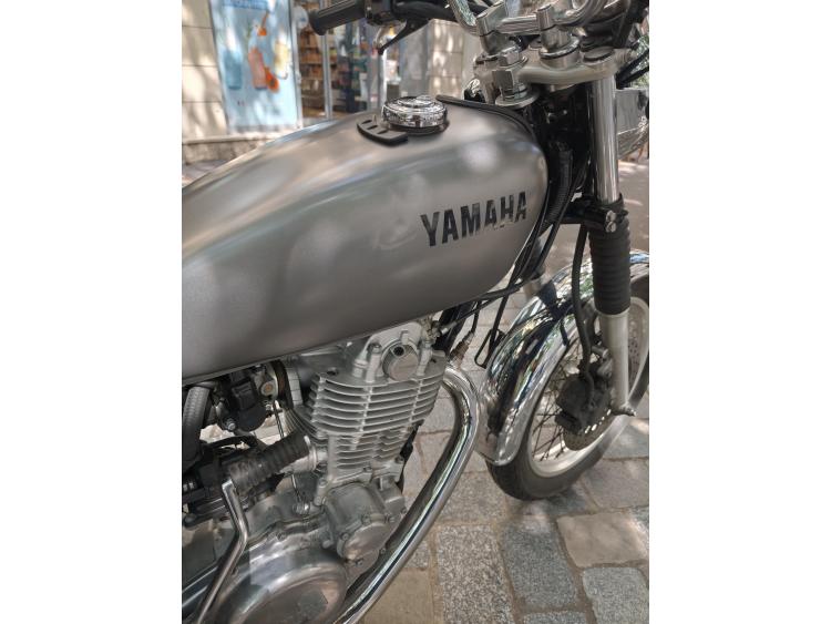 YAMAHA SR 400