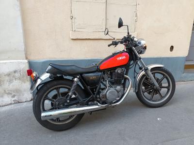 YAMAHA SR 400