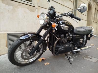 TRIUMPH BONNEVILLE 865 T100