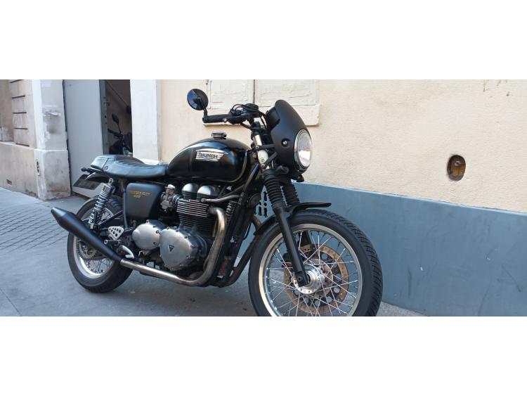 TRIUMPH THRUXTON 900