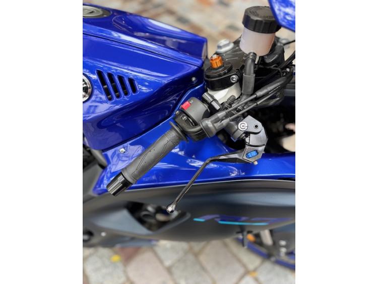 YAMAHA YZF-R7 