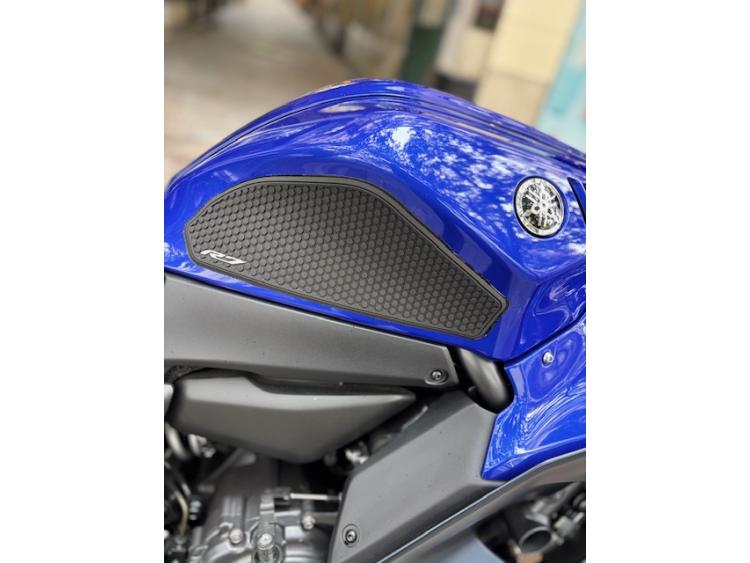 YAMAHA YZF-R7 