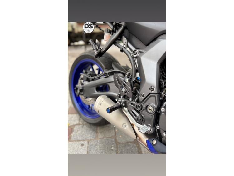 YAMAHA YZF-R7 