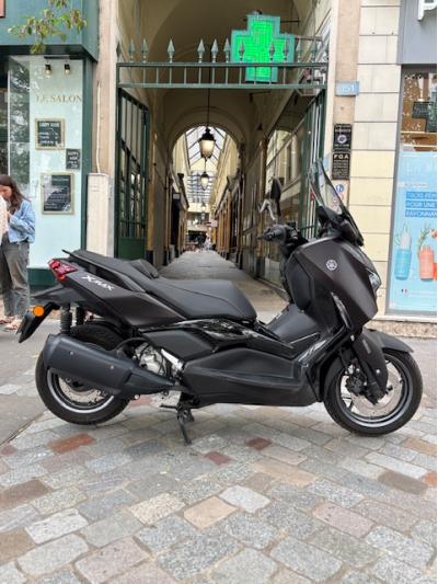 YAMAHA XMAX 300 Tech Max