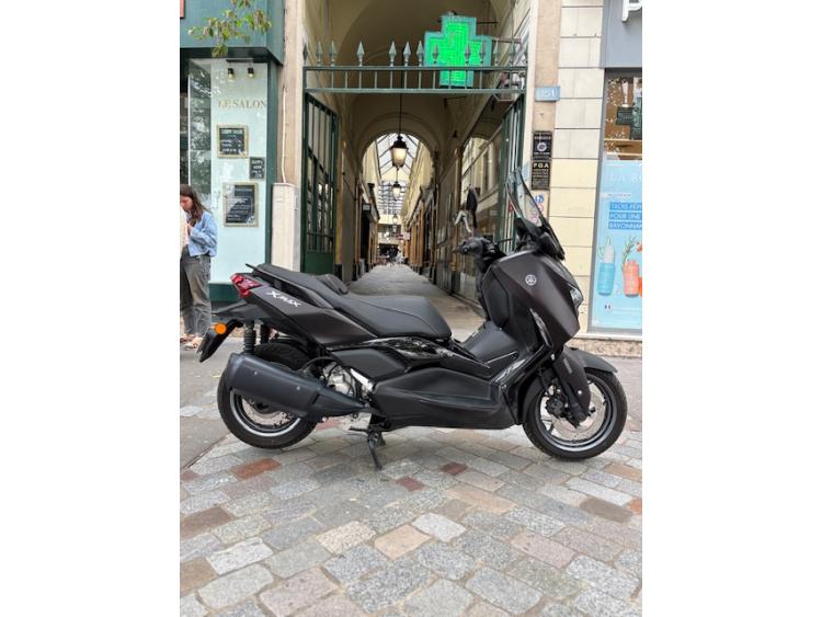 YAMAHA XMAX 300 Tech Max