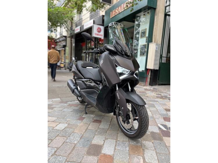 YAMAHA XMAX 300 Tech Max