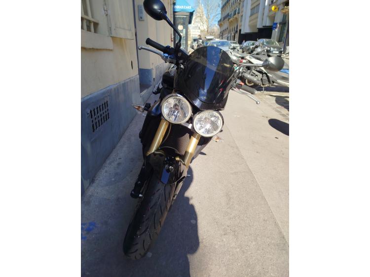 TRIUMPH STREET TRIPLE 675