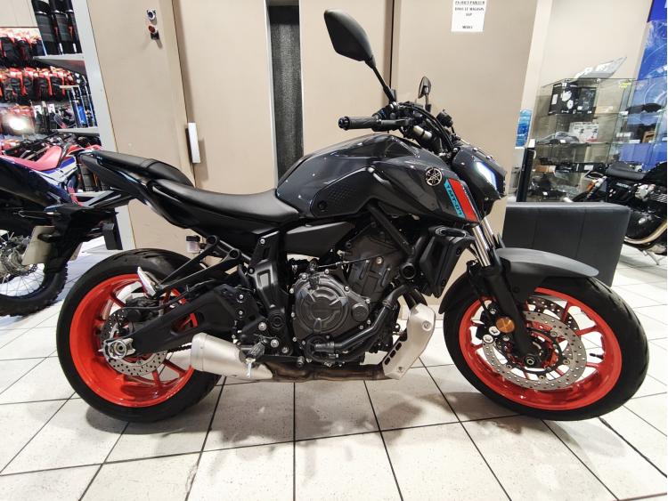 YAMAHA MT-07