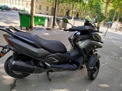 YAMAHA TRICITY 300